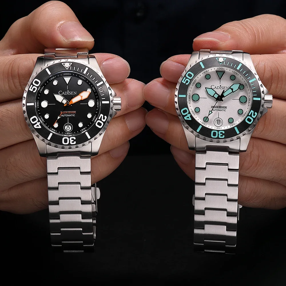 Aqua Diver 40 automatic diver watch in action underwater