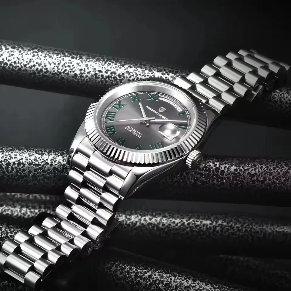PAGANI DESIGN New40mm Week Calendar Type Watch on wrist