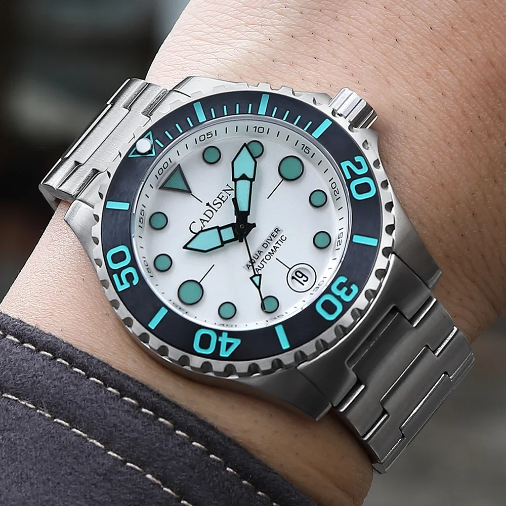 Close-up of Aqua Diver 40 automatic diver watch face
