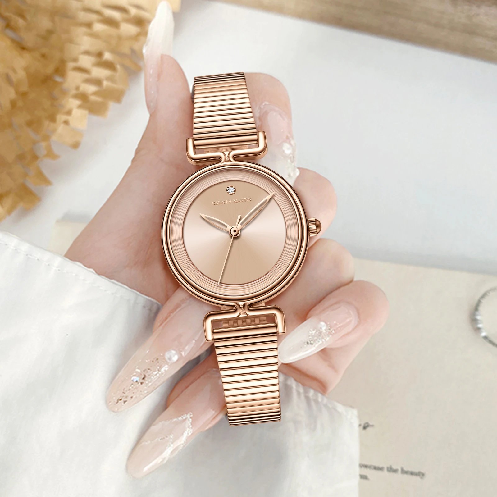 2025 New Women Watch Leisure Fashion 29mm Mini Dial Stainless Steel Mesh Strap HANNAH MARTIN Nordic Simple 3Bar Waterproof Watch